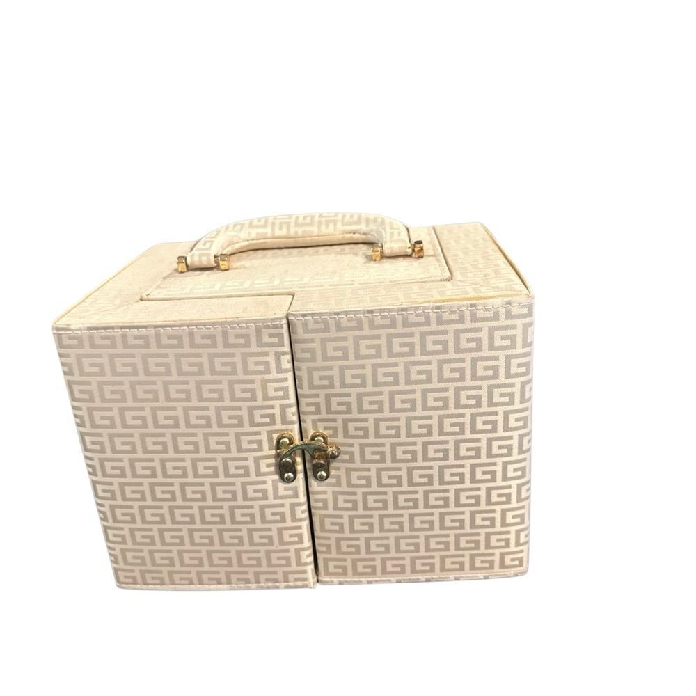 Elegant Beige Patterned Jewelry Box